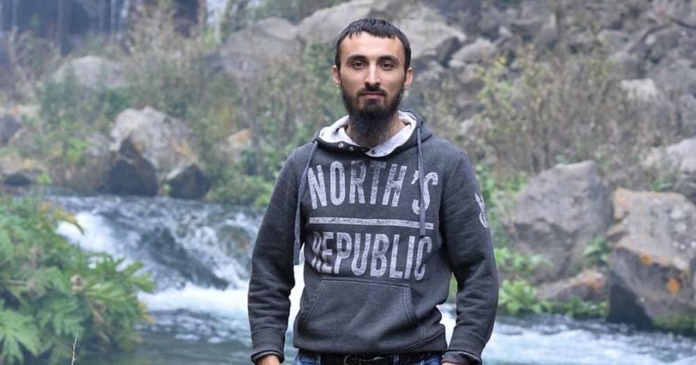 На чеченского блогера Тумсо Абдурахманова было совершенно нападение