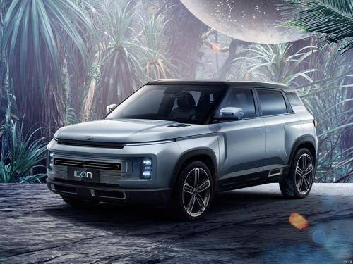 Эффектный «китаец» в духе Range Rover с защитой от коронавируса: Приживется ли в России новый Geely Icon