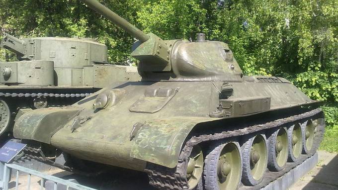 Под Петербургом к Параду Победы готовят танки Т-34