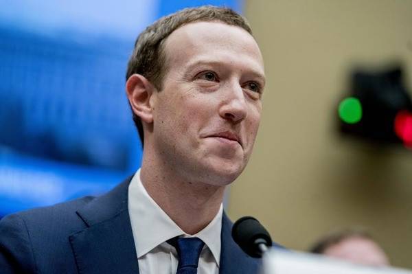 Глава Facebook называл своих пользователей тупицами. Это попытались скрыть