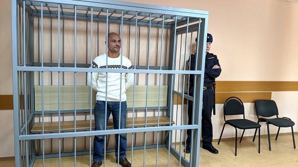 Виктор Гаврилов - Суд в Хабаровске оставил под арестом бросившего детей в Шереметьеве мужчину - govoritmoskva.ru - Москва - Хабаровск