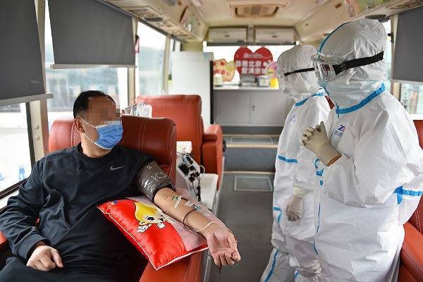 В Китае назвали новые сроки обуздания коронавируса
