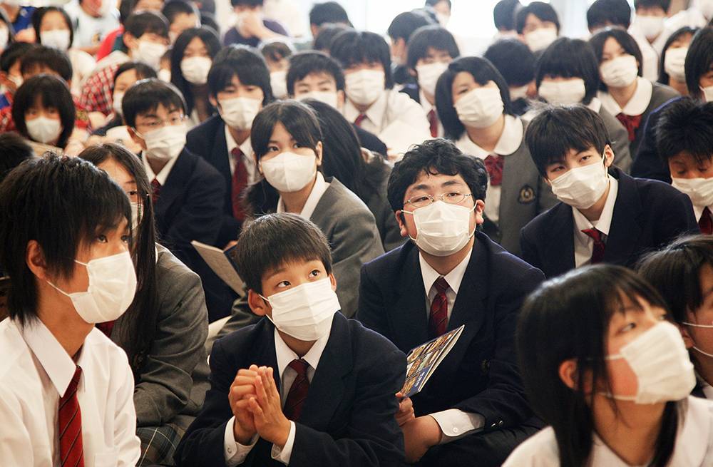 В Японии из-за коронавируса закроют все школы