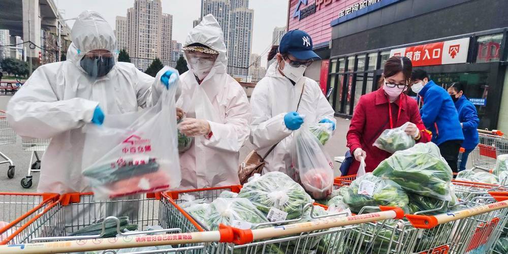 В Китае поманили больных с коронавирусом наградой в $1,4 тысячи