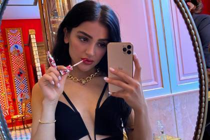Девушка из Таджикистана стала официальным лицом Dolce & Gabbana
