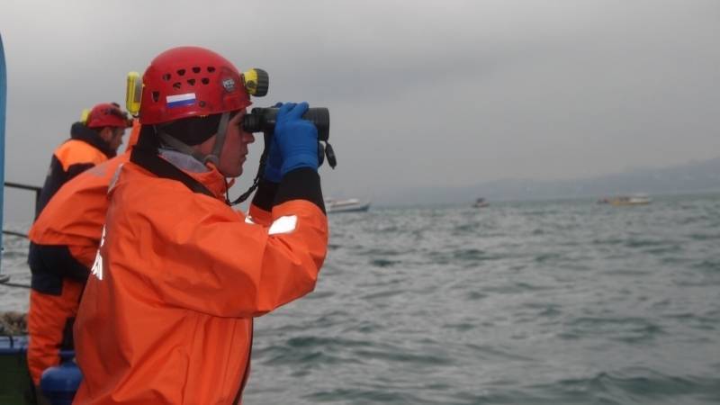 Водолазы не нашли пропавших в Черном море подростков