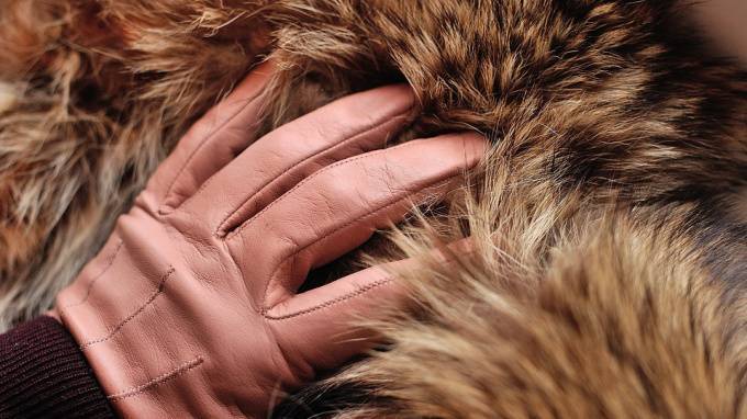Аномально теплая зима ударила по бизнесу петербургских продавцов одежды
