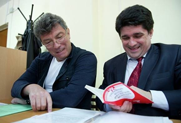Адвокат: заказчика убийства Немцова могли задержать в Новом Уренгое, но не сделали этого