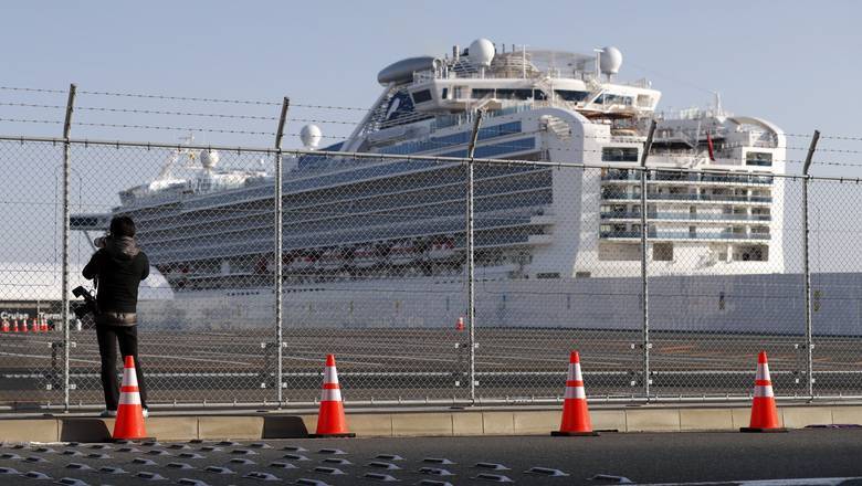 Граждане Украины отказались от эвакуации с лайнера Diamond Princess