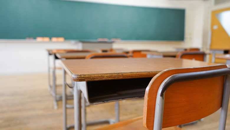 Девять учителей в Забайкалье уволят ради зарплаты чиновника