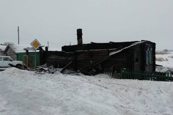 В Тюменской области три человека сгорели на пожаре в жилом доме
