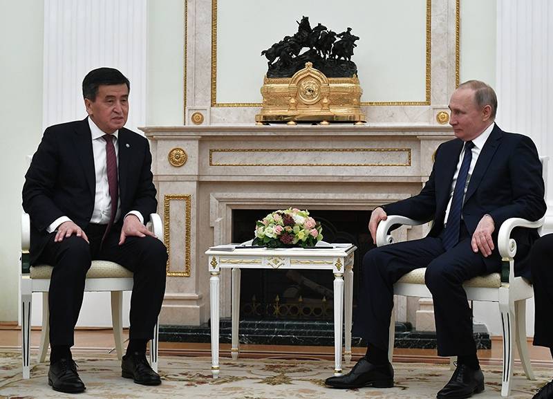 Президент Киргизии поблагодарил Путина за поддержку