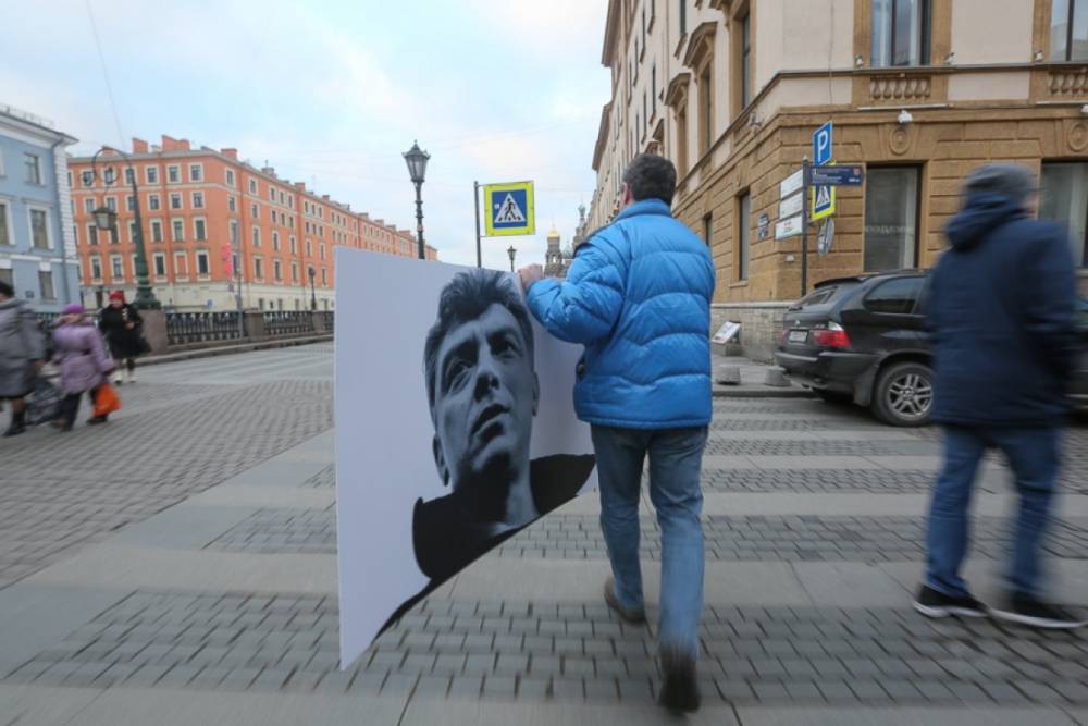 Марш боязливых пингвинов в честь Бориса Немцова