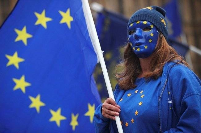 «В Европу возвращается абсолютное зло»: Сосновский оценил карнавал в Испании
