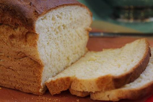 Жителям Германии порекомендовали запасаться хлебом и крупами из-за коронавируса