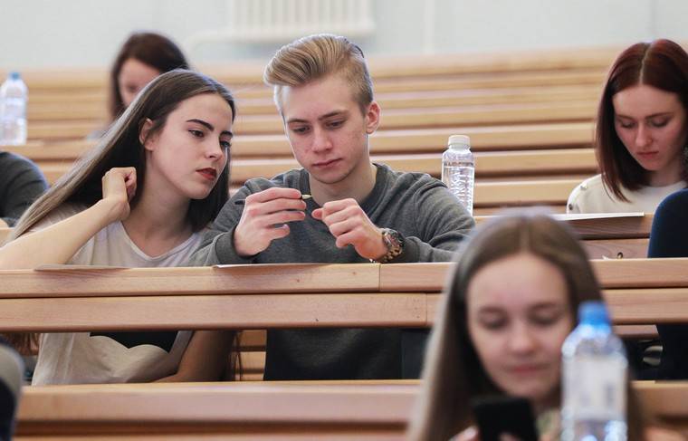 В России половина студентов госвузов — «платники»