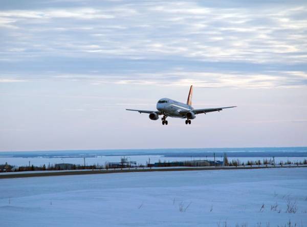 Самолёт "Ямала" вернулся в тюменский аэропорт через 20 минут после вылета