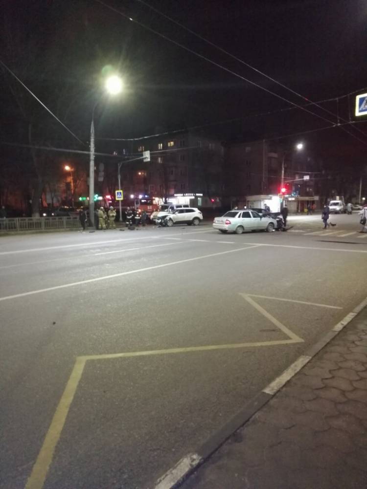Автомобилистка пострадала в ДТП с тремя машинами в Воронеже