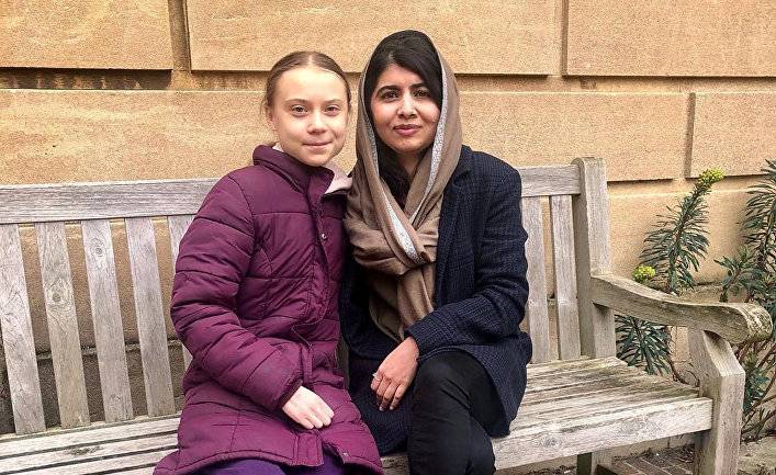 News Thump (Великобритания): Грета Тунберг и Малала Юсафзай встретились обсудить мальчишек, макияж и пони