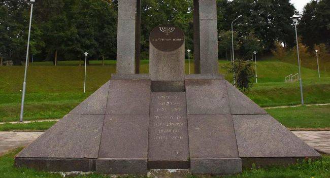В Вильнюсе попытались осквернить памятник жертвам Холокоста