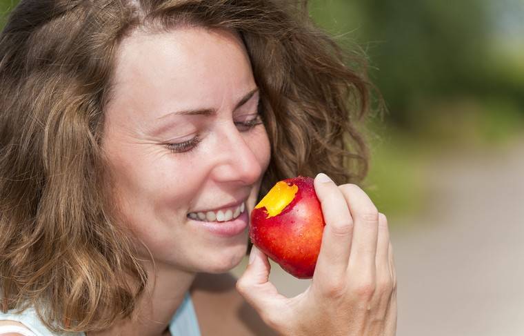 Учёные посоветовали людям есть фрукты с овощами и найти спутника жизни