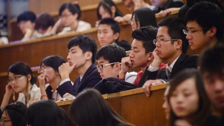 Китайских студентов МГУ перевели на дистанционное обучение