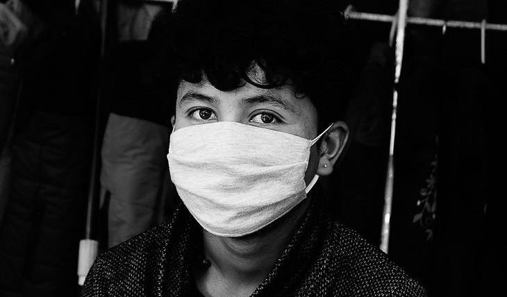 Китайцы учатся распознавать лица в масках