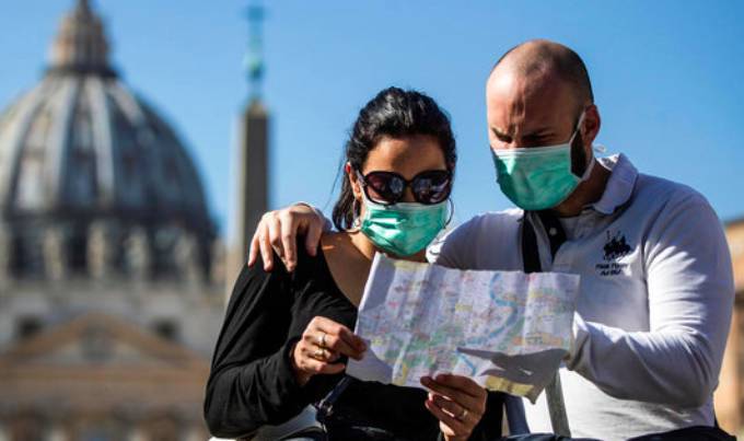 Возраст денег за путевки, измерение температуры в аэропортах и закрытые музеи — как коронавирус сказался на туристах в Италии