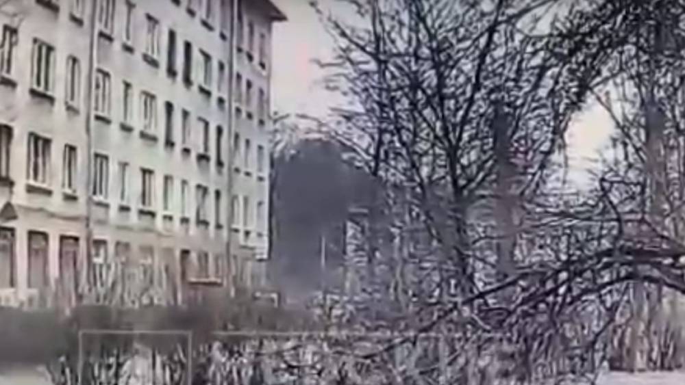 Взрыв самодельного устройства в Петербурге попал на видео