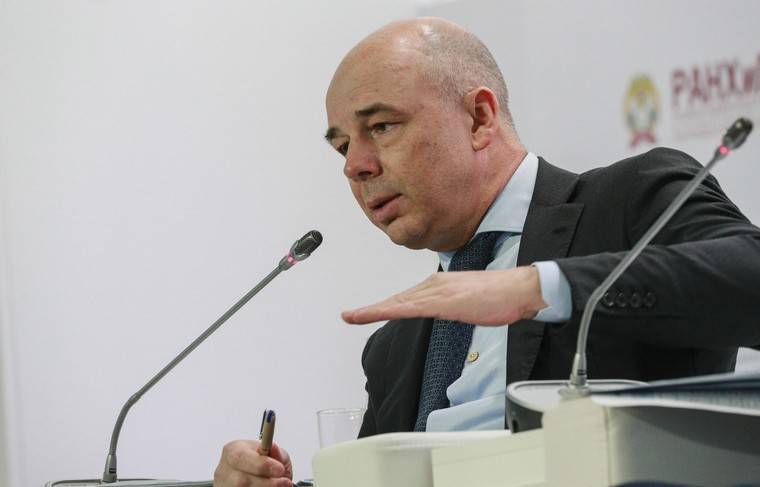 Силуанов объяснил ослабление рубля