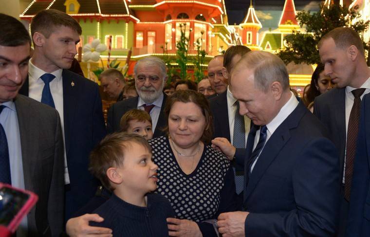 Пообщавшийся с Путиным воспитанник детдома сможет поехать домой