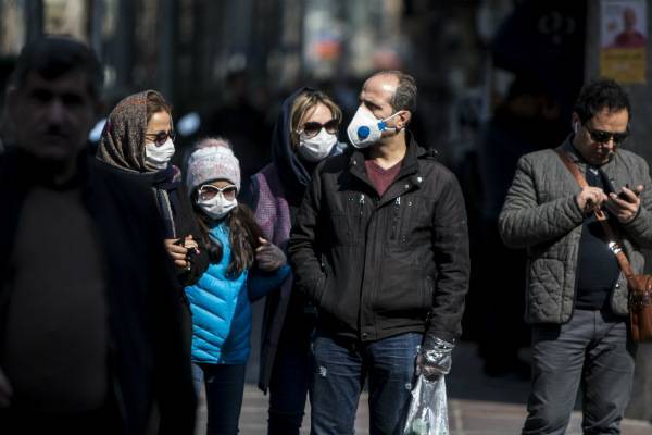 «У эпидемии нет границ»: Китай предложил помощь Ирану в борьбе с коронавирусом