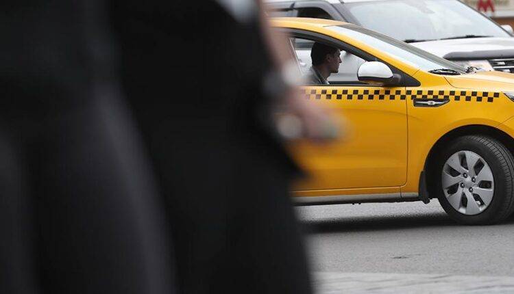 Эксперт назвала причины участившихся перепалок пассажиров с таксистами