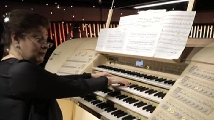 Уникальный орган зазвучал в "Зарядье": 20 мировых музыкантов будут играть 24 часа без перерыва