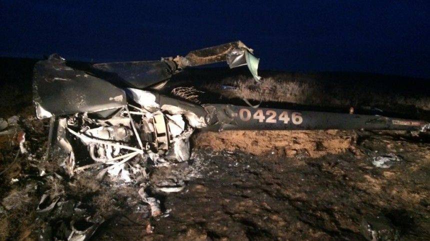 Появились кадры с места крушения вертолета в Астраханской области