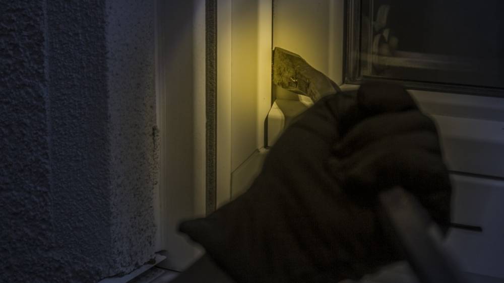 Полиция задержала дважды обокравшего дом в Светлогорске на месте преступления