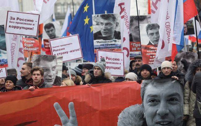 В городах России проходят марши памяти Бориса Немцова
