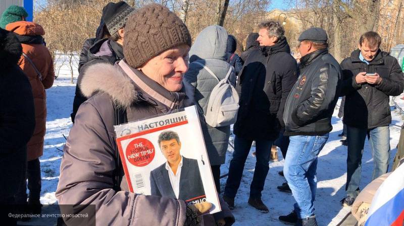 Журналист Лурье назвал марш Немцова провокацией и отработкой западных денег