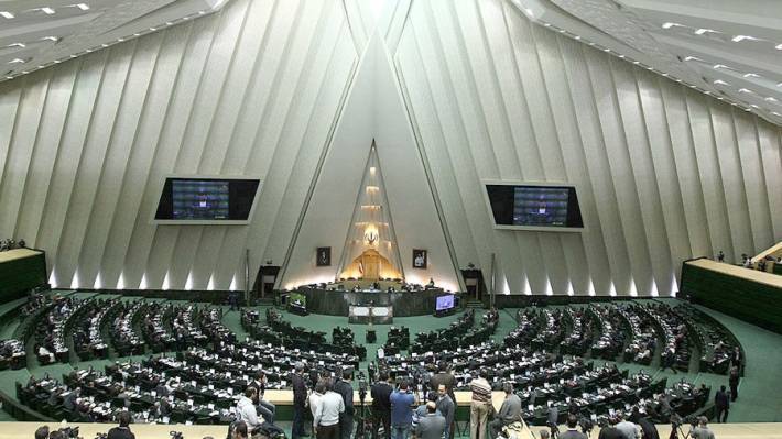 Пять депутатов иранского парламента заразились коронавирусом