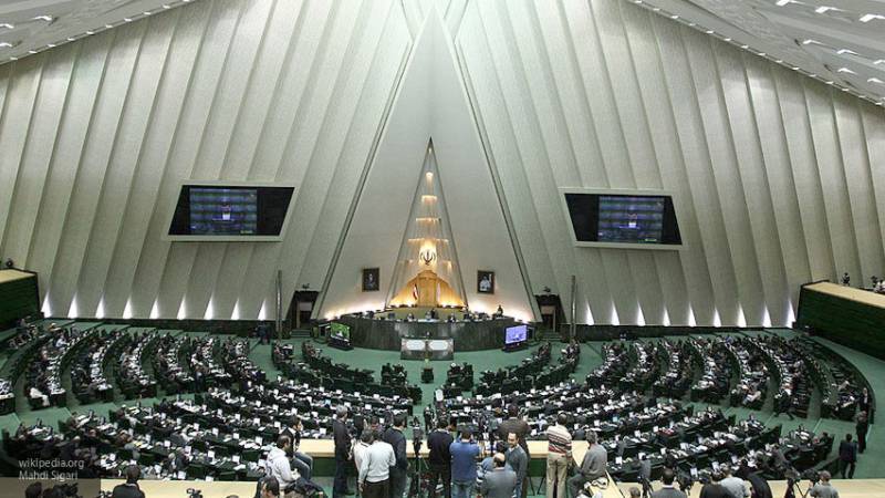 Пять депутатов парламента Ирана заражены коронавирусом