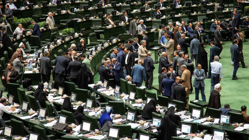 Пятеро депутатов парламента Ирана заразились коронавирусом