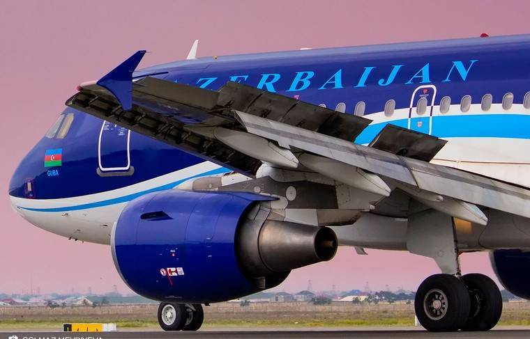 Азербайджан ограничил авиасообщение с Ираном из-за коронавируса