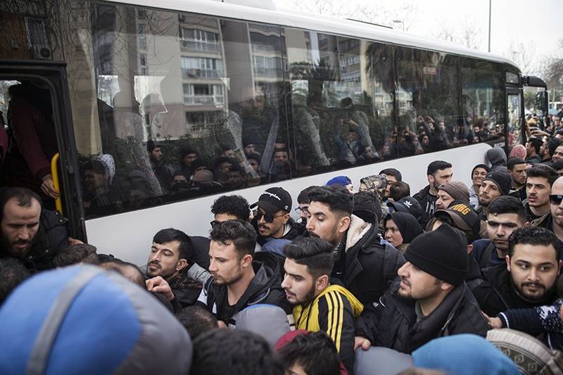 Тысячи беженцев из Турции штурмуют Европу