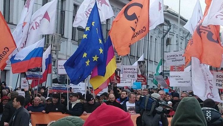«На выходе получается гей-парад»: писатель Лекух об организации марша Немцова