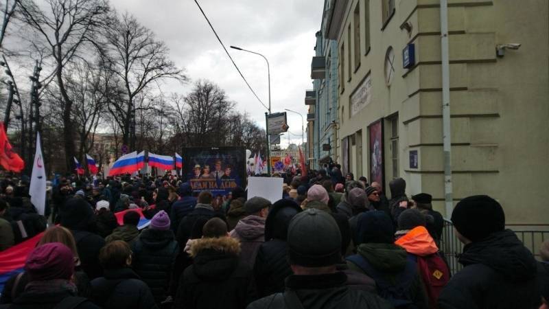 Полиция назвала количество участников марша Немцова в Москве