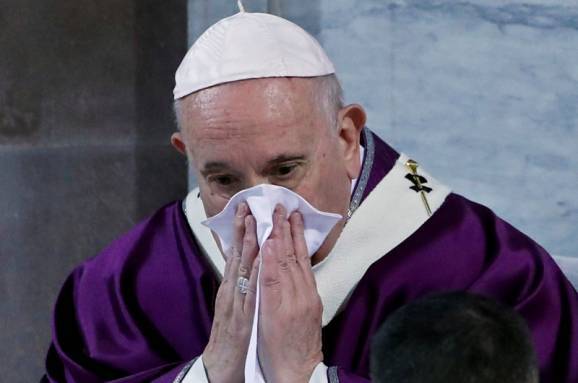 Папа римский три дня подряд отменяет мероприятия из-за болезни