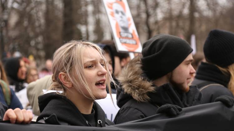 Меркури назвал жертвами школьников, оказавшихся на марше Немцова в Москве