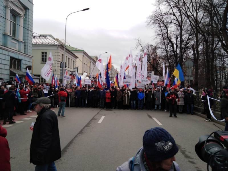 На Страстном бульваре стартовал марш памяти Бориса Немцова