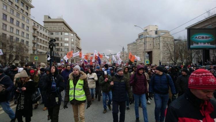 Марш памяти Немцова в Москве собрал лишь треть от численности, заявленной организаторами
