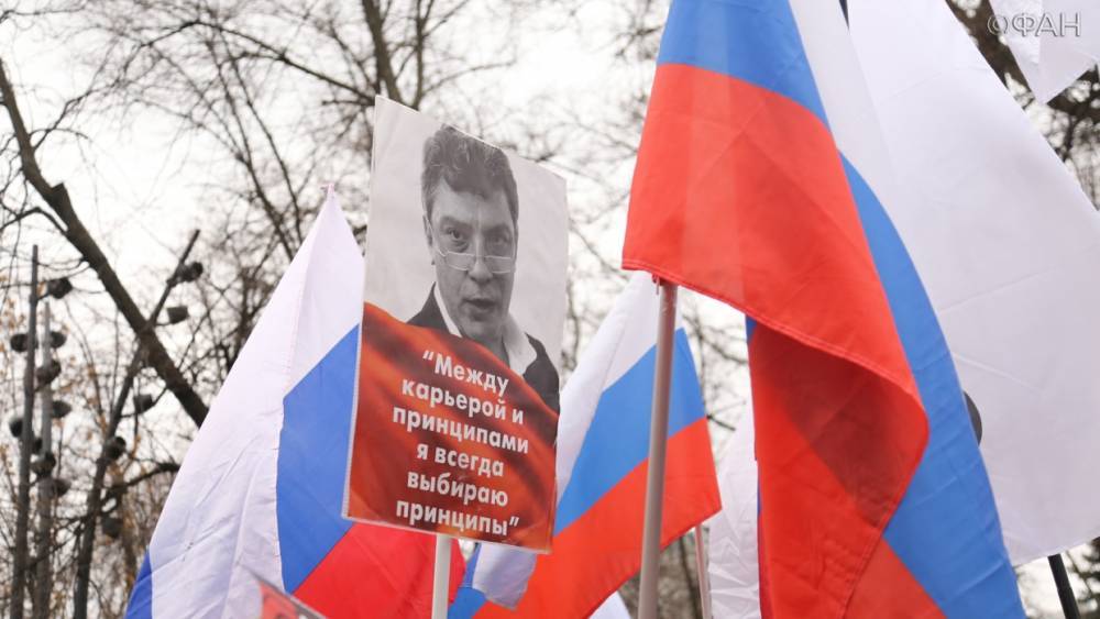 Бывшие соратники Немцова обвинили Навального в «торговле трупом»